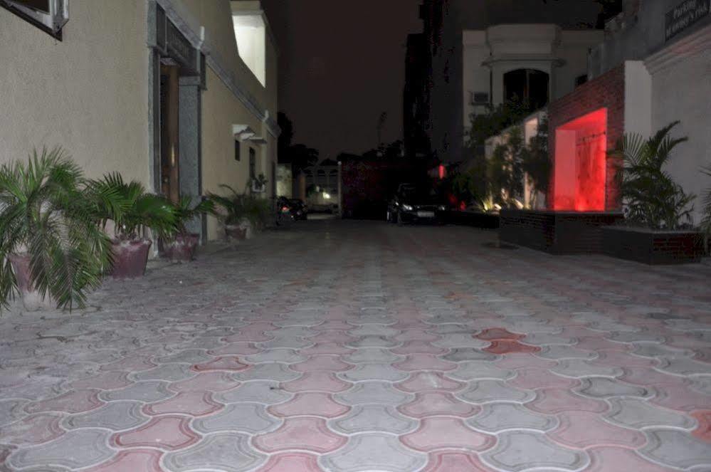 Fabhotel Basera 阿姆利则 外观 照片